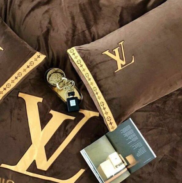 expensive highend bedding sets 240jpsup.jpg