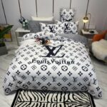 lv black amp white bedding setmuaka.jpg